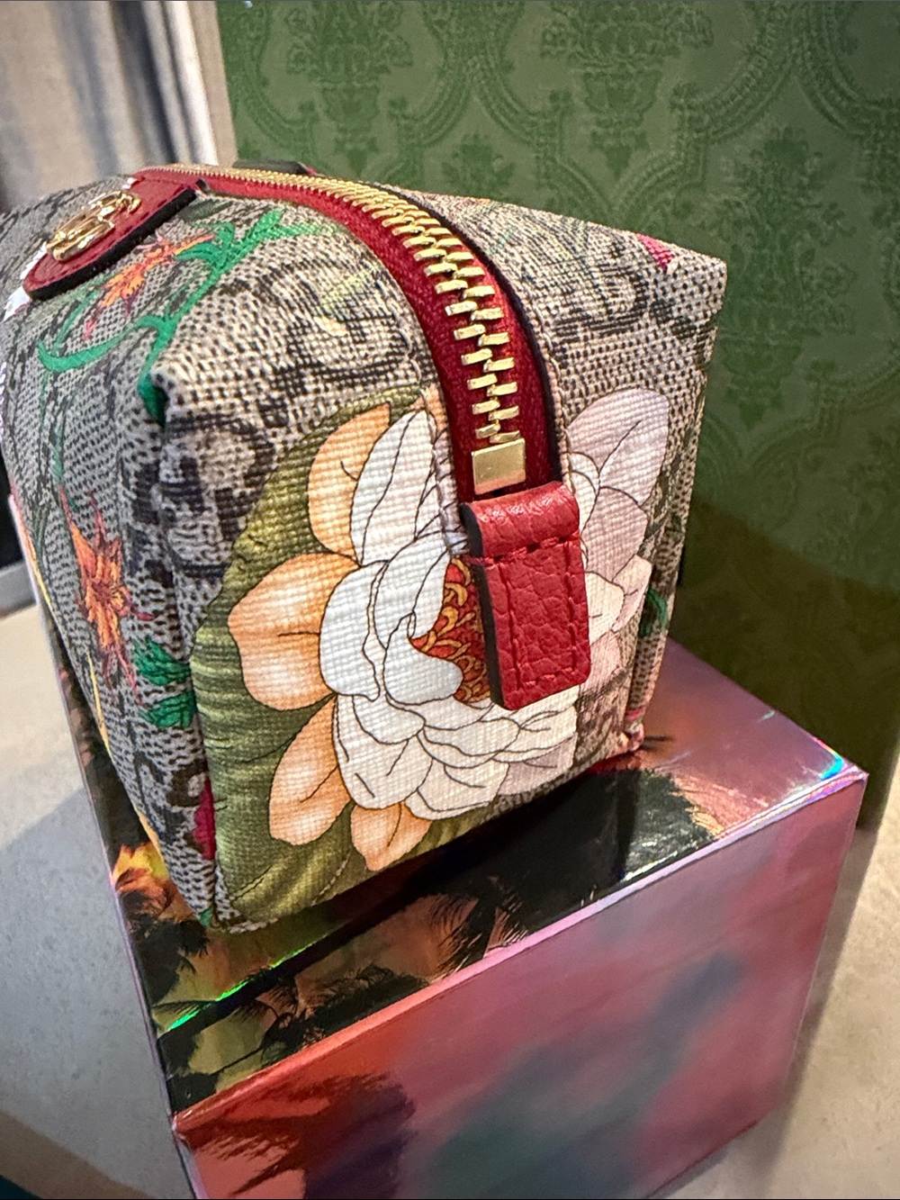 GUCCI | ✨LIKE NEW✨ Soft GG Supreme Monogram Flora Ophidia Cosmetic Case - Picture 5 of 9